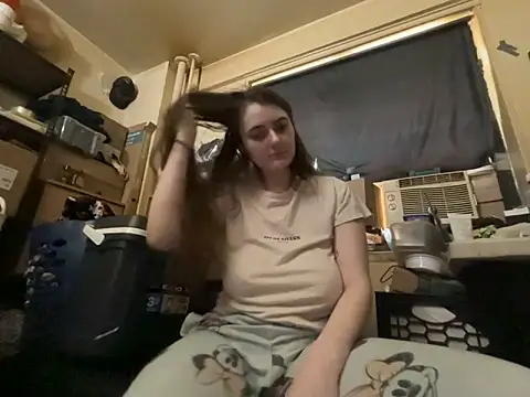 Snowbunnycake 131 online show from 06-21-26, 08:25