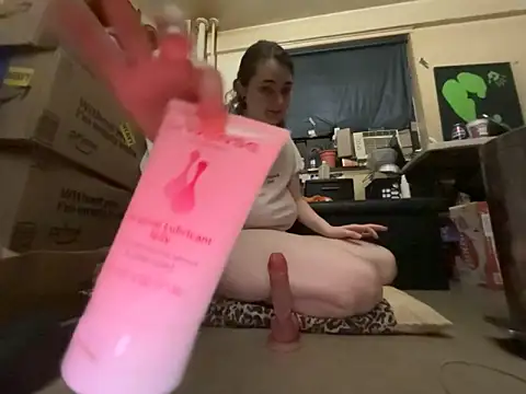 Snowbunnycake 131 online show from 06-22-26, 03:25