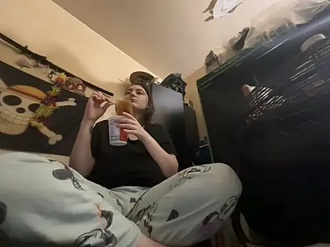 Snowbunnycake 131 online show from 01-13-26, 07:56