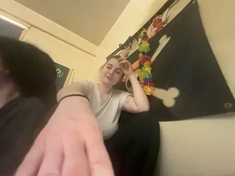 Snowbunnycake 131 online show from 02-09-26, 02:15