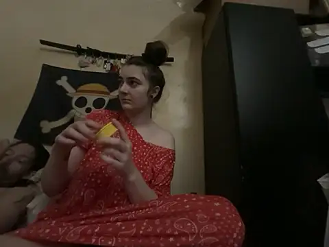 Snowbunnycake 131 online show from 05-06-26, 01:37