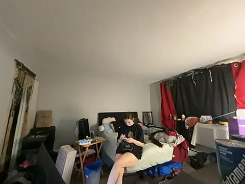 Snowbunnycake 131 online show from 04-27-26, 09:46