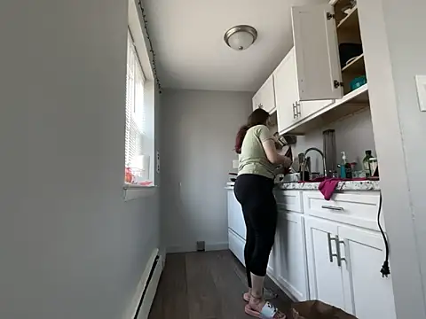 Snowbunnycake 131 online show from 11-24-25, 08:20