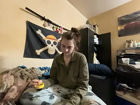 Snowbunnycake 131 online show from 05-23-26, 01:32
