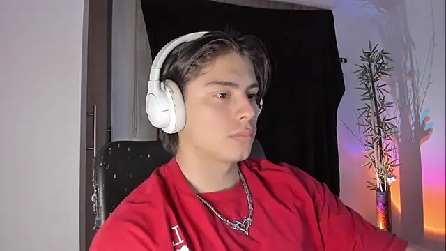 Snapshot of Giordano_Russo chatting on 05-19-26, 01:56 Giordano Russo online show from 05-19-26, 01:56