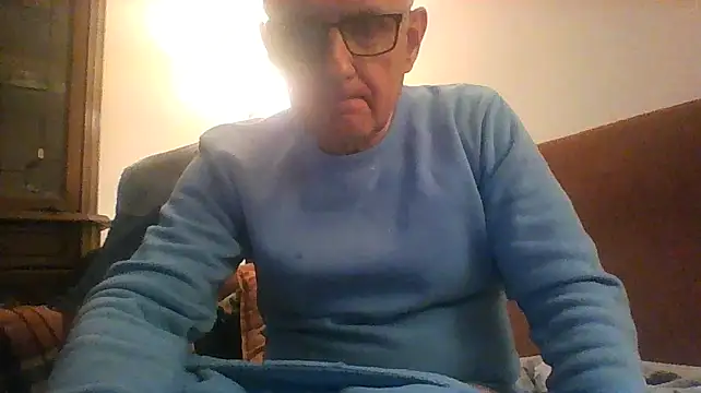 Snapshot of Yarosexy chatting on 06-14-26, 02:08 Yarosexy online show from 06-14-26, 02:08