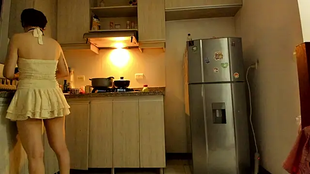 Snapshot of _Lunnaa_ chatting on 06-19-26, 02:39 Lunnaa online show from 06-19-26, 02:39