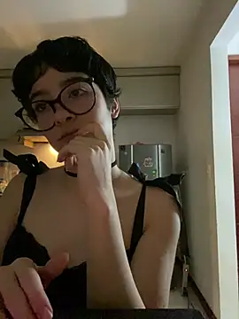 Snapshot of _Lunnaa_ chatting on 06-28-26, 01:23 Lunnaa online show from 06-28-26, 01:23