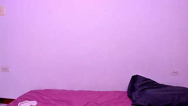 Snapshot of _Lunnaa_ chatting on 07-13-26, 03:39 Lunnaa online show from 07-13-26, 03:39