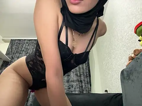 GumusGuray online show from 03-05-25, 05:08