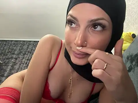 GumusGuray online show from 02-10-25, 06:20