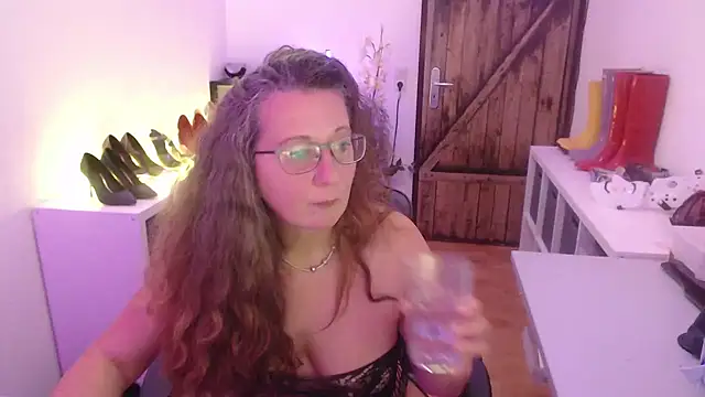 Snapshot of GeilesLuder75 chatting on 11-30-25, 05:19 GeilesLuder75 online show from 11-30-25, 05:19