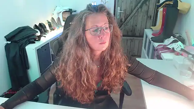 Snapshot of GeilesLuder75 chatting on 06-17-26, 06:35 GeilesLuder75 online show from 06-17-26, 06:35