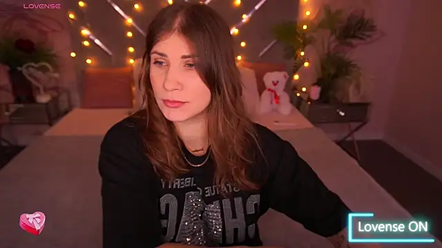 CassandraGood online show from 02-12-26, 07:41