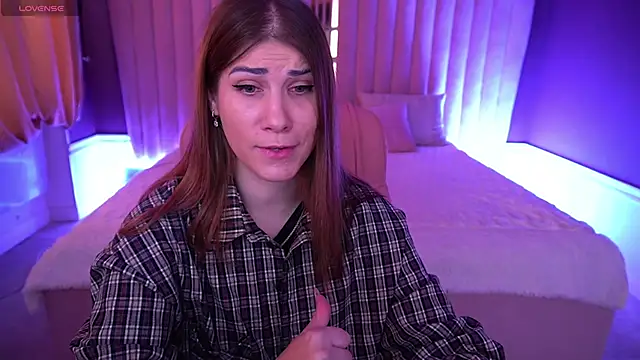 Snapshot of CassandraGood chatting on 11-03-25, 07:35 CassandraGood online show from 11-03-25, 07:35