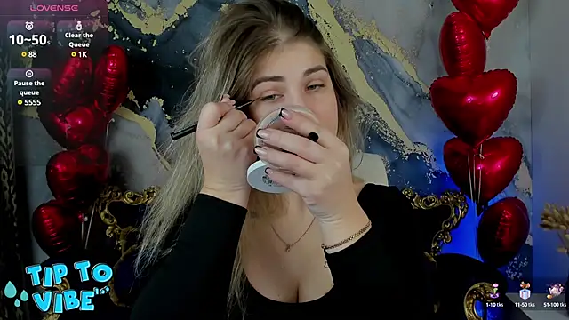 Snapshot of CassandraGood chatting on 02-13-25, 07:45 CassandraGood online show from 02-13-25, 07:45