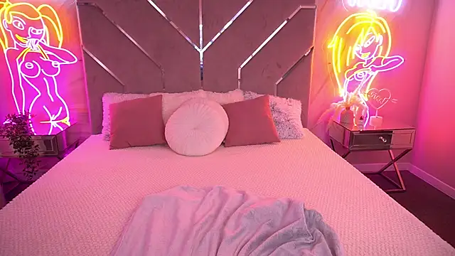 CassandraGood online show from 12-18-25, 08:08