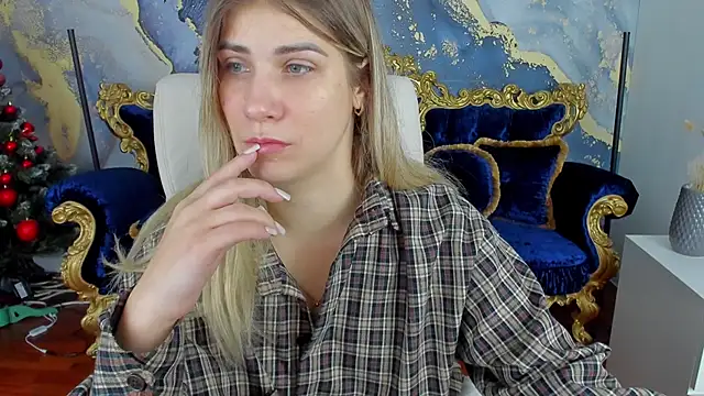 Snapshot of CassandraGood chatting on 01-16-25, 06:35 CassandraGood online show from 01-16-25, 06:35