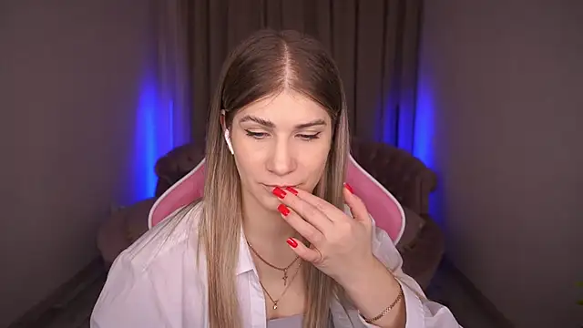 Snapshot of CassandraGood chatting on 03-14-25, 11:43 CassandraGood online show from 03-14-25, 11:43