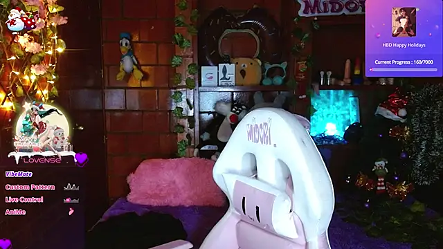 MidoriQuiinn online show from 12-13-25, 08:04