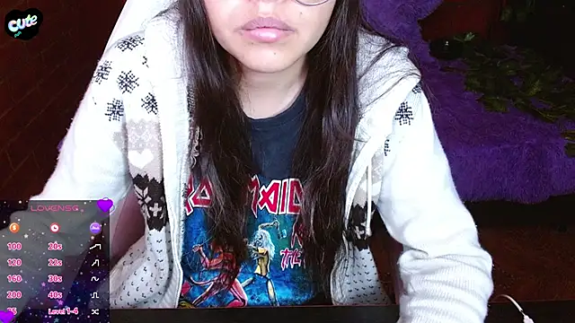 MidoriQuiinn online show from 11-15-25, 11:25