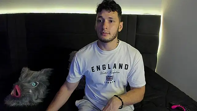 alejandro  2 online show from 10-15-25, 04:26