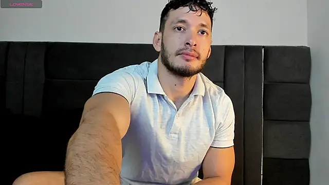 alejandro  2 online show from 04-23-26, 06:42