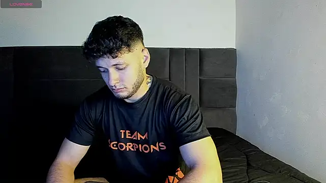 alejandro  2 online show from 11-07-25, 07:40