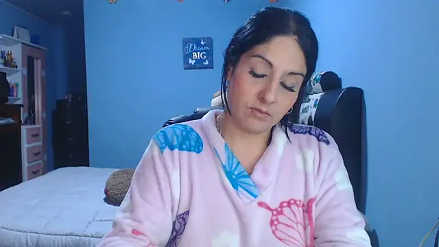 Snapshot of sahtlove1 chatting on 05-20-26, 12:40 sahtlove1 online show from 05-20-26, 12:40