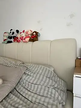 oriana zoeee online show from 11-12-25, 09:51