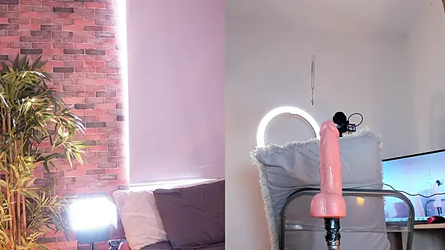 Lucy fit online show from 02-19-25, 12:22