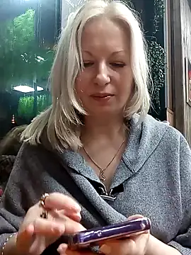 Snapshot of Arina_smiles chatting on 12-27-24, 06:42 Arina smiles online show from 12-27-24, 06:42
