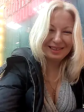 Snapshot of Arina_smiles chatting on 12-29-24, 05:12 Arina smiles online show from 12-29-24, 05:12