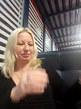 Snapshot of Arina_smiles chatting on 01-24-25, 06:25 Arina smiles online show from 01-24-25, 06:25