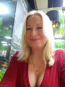 Snapshot of Arina_smiles chatting on 01-11-25, 06:54 Arina smiles online show from 01-11-25, 06:54