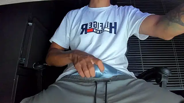 boy bigcock24cm online show from 07-23-26, 04:43