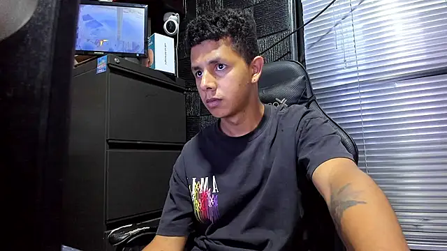 boy bigcock24cm online show from 06-27-26, 11:44