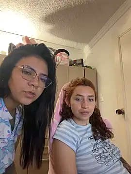 Snapshot of valenor_ chatting on 04-19-26, 03:57 valenor online show from 04-19-26, 03:57