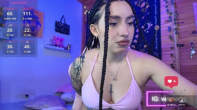 Snapshot of valenor_ chatting on 11-12-25, 02:26 valenor online show from 11-12-25, 02:26