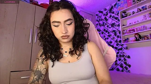 Snapshot of valenor_ chatting on 06-03-26, 03:07 valenor online show from 06-03-26, 03:07