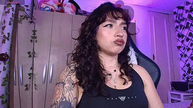 valenor  online show from 07-22-26, 04:14