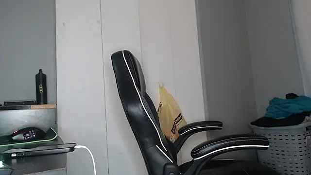 ChrisVacher online show from 12-04-24, 03:20