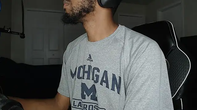 ChrisVacher online show from 09-12-25, 02:44