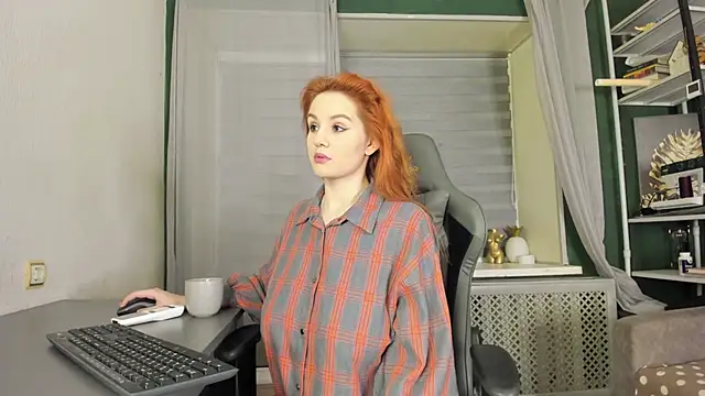 Snapshot of -Aariella- chatting on 06-09-26, 09:38 -Aariella- online show from 06-09-26, 09:38