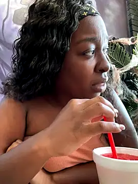 Snapshot of tokyopetitexx chatting on 10-09-25, 06:41 tokyopetitexx online show from 10-09-25, 06:41