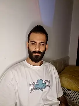 Snapshot of Drkats chatting on 12-15-25, 04:02 Drkats online show from 12-15-25, 04:02