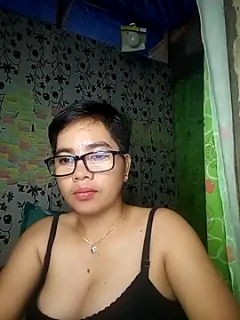Snapshot of lovely_samxxx24 chatting on 02-15-25, 11:17 lovely samxxx24 online show from 02-15-25, 11:17