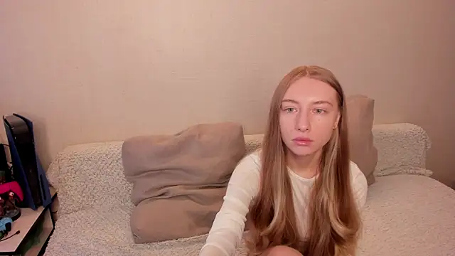 Snapshot of secret_dreams__ chatting on 02-22-25, 08:18 secret dreams online show from 02-22-25, 08:18