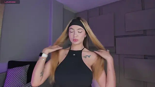 NiaHolland online show from 03-25-26, 07:24