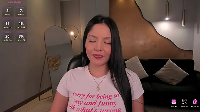 Snapshot of NinaMichelle chatting on 02-09-26, 06:28 NinaMichelle online show from 02-09-26, 06:28